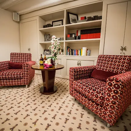 ビクトリア レッテラリオ ホテル トリエステ