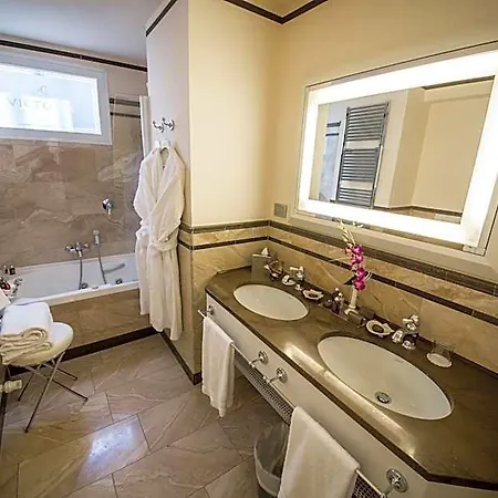 Hotel Victoria Letterario 4*